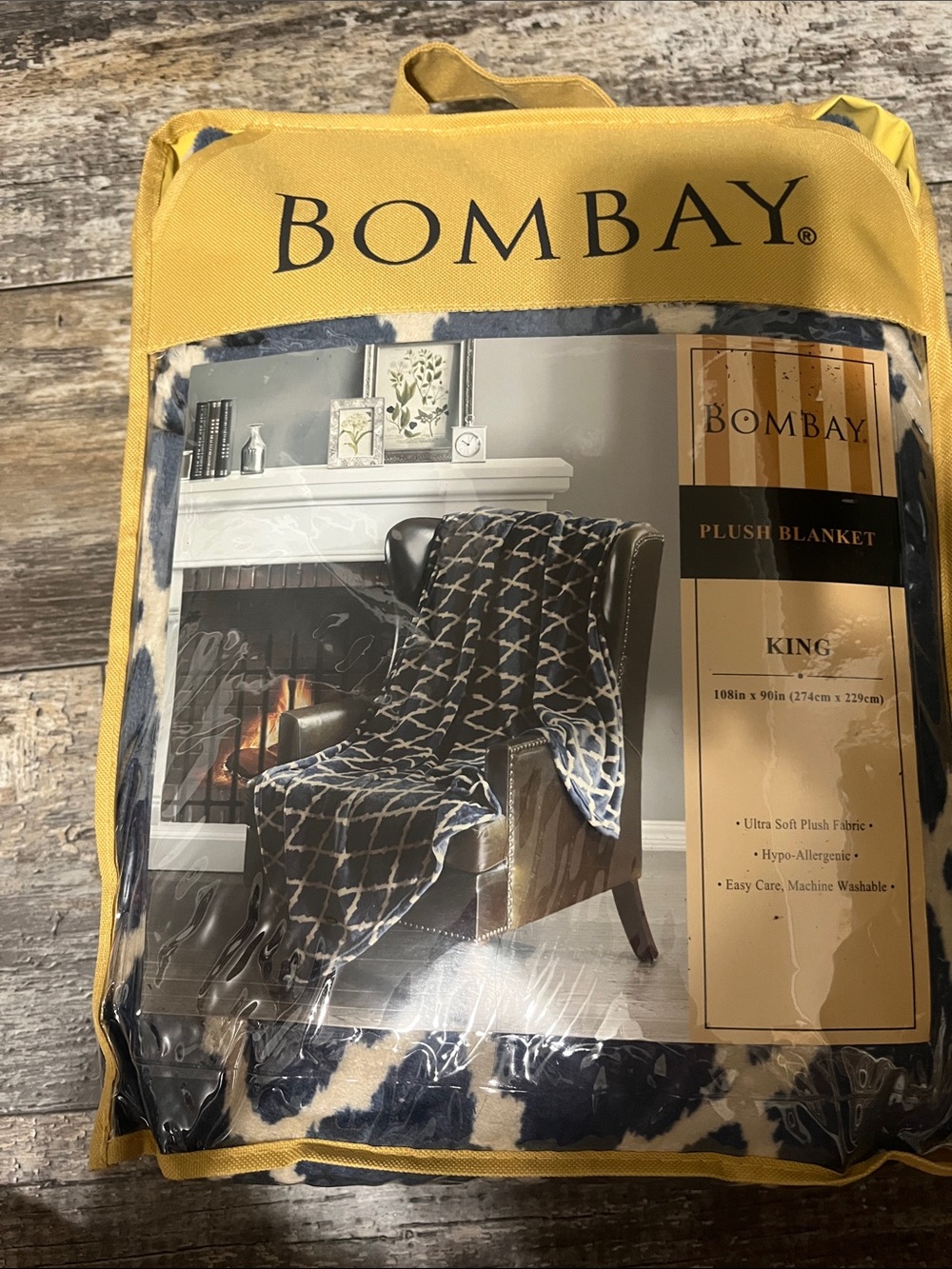 Bombay Navy and Cream Geometric Plush Blanket - King